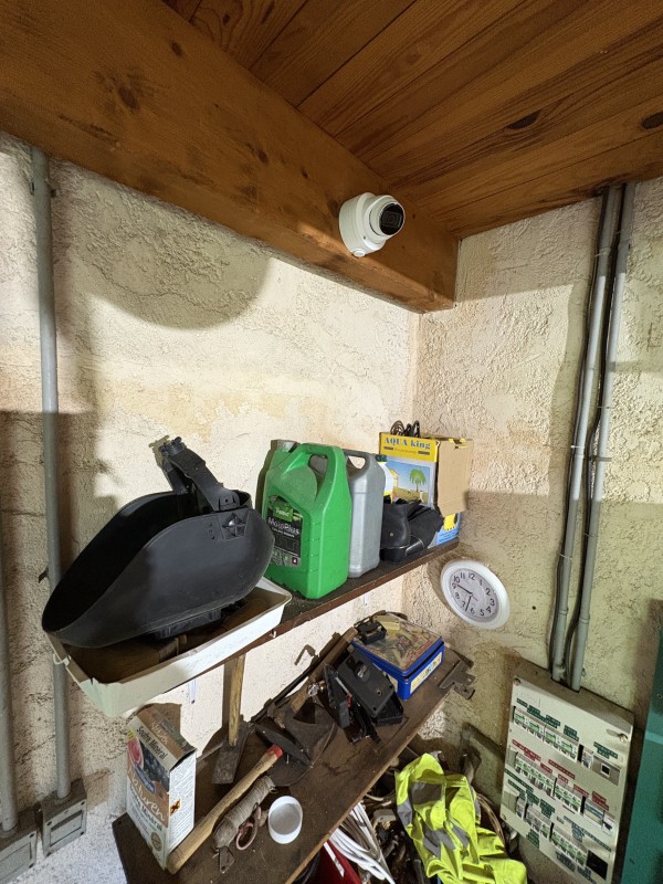 Installation d’alarme et de caméras de surveillance à L’Isle-sur-la-Sorgue : protégez vos biens efficacement