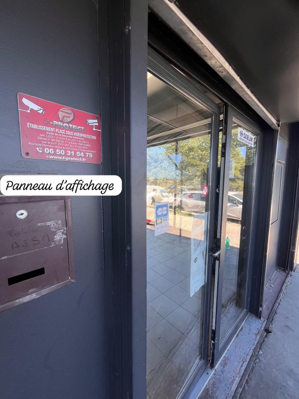 Installateur d’une sécurité électronique complète avec système d'alarme et caméras de vidéo surveillance dans un garage auto à Miramas en PACA