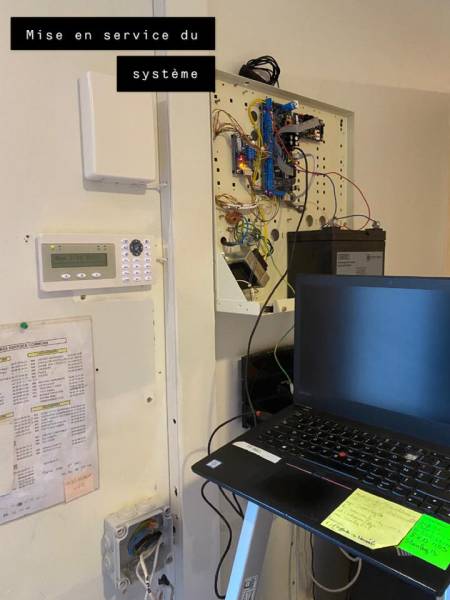 installer un système d'alarme NFA2P hybride (filaire et radio) avec application téléphone et télésurveillance pour un Établissement vinicole à Trets en PACA