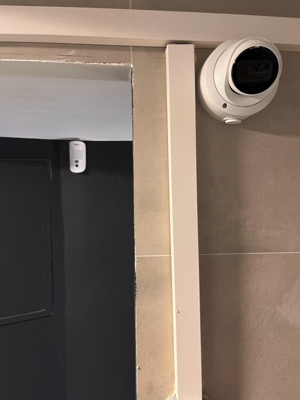 Mettre son commerce sous système d'alarme avec caméras de surveillance à Marseille