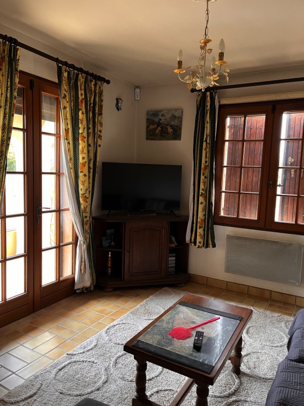 installateurs spécialistes de la sécurité électronique pour la rénovation d'un système d’alarme filaire dans une maison à Beaucaire en Occitanie