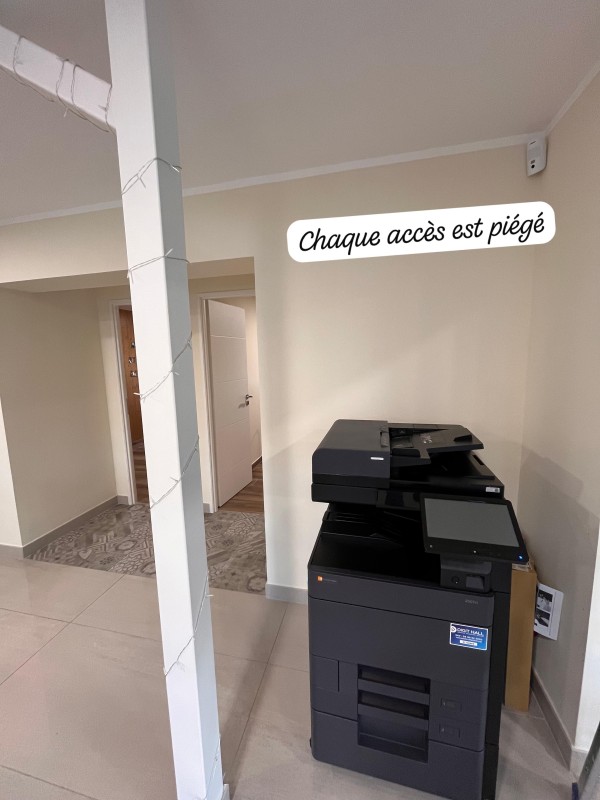 Locaux professionnels mis sous alarme avec caméras de surveillance intelligentes 360° PTZ à Nîmes