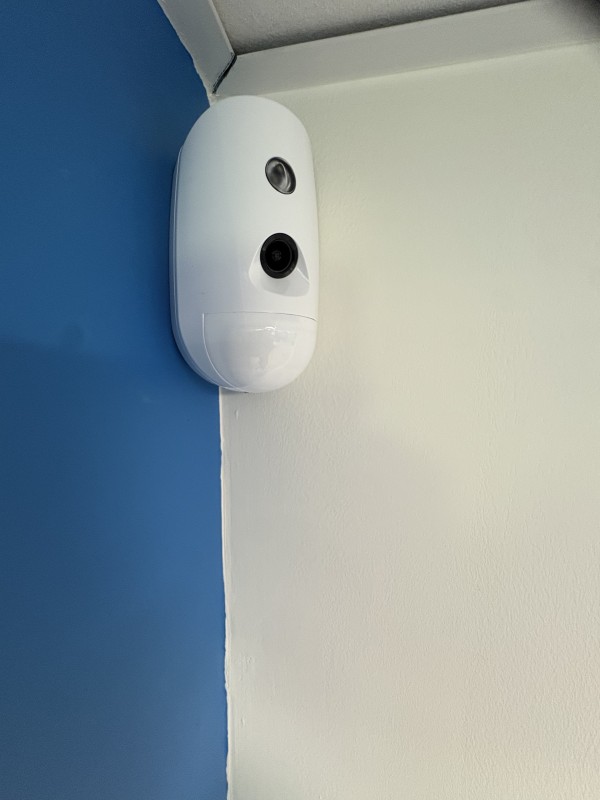 Installation d’un système d’alarme HIKVISION pour bureaux professionnels à Aix-en-Provence