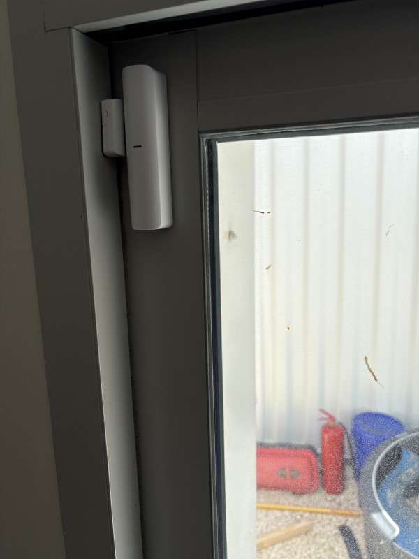 Installation d’un système d’alarme HIKVISION pour bureaux professionnels à Aix-en-Provence