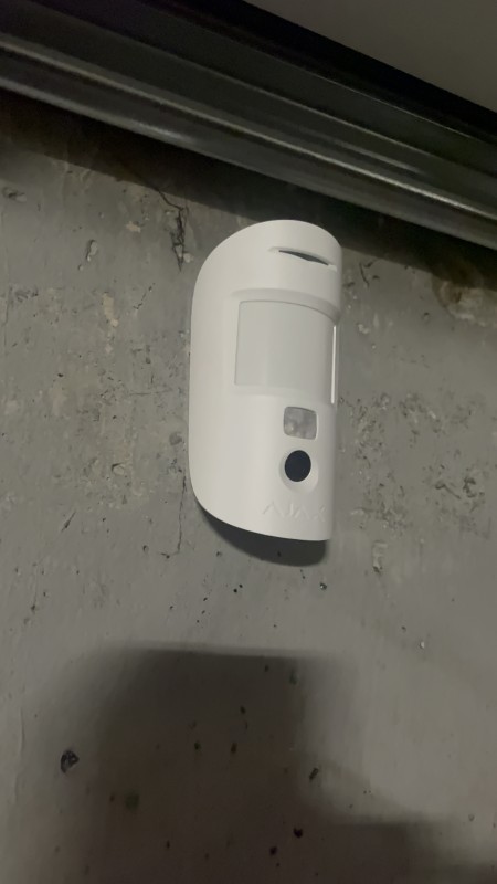 Détecteur de mouvements humains sans fil avec envoi de notifications photos lors d'une tentative d'intrusion dans le garage à Marseille