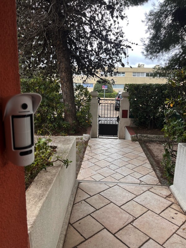 COMMENT CHOISIR LE MEILLEUR SYSTÈME D’ALARME POUR VOTRE MAISON À AIX-EN-PROVENCE ?