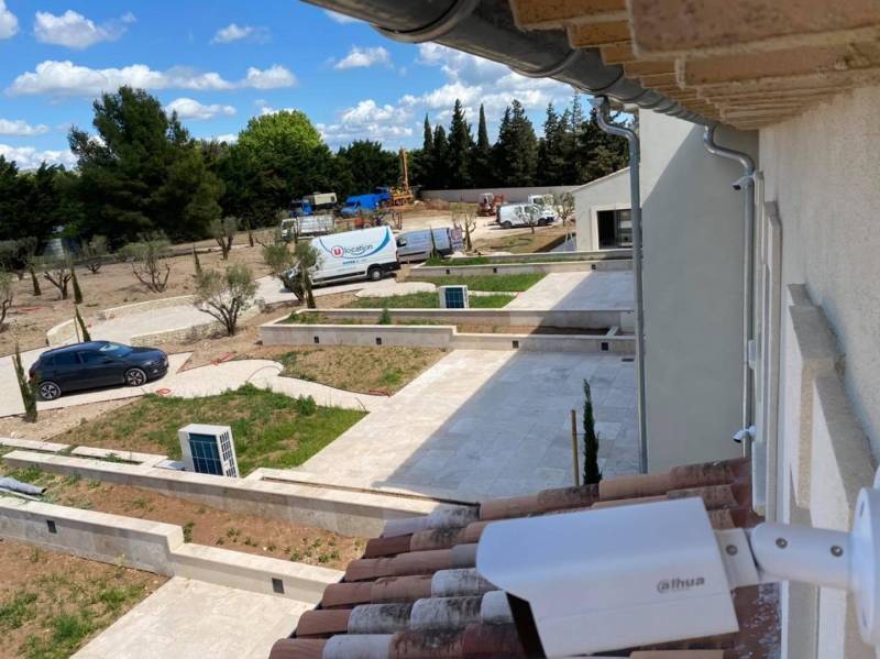 Quel installateur à Beaucaire pour équiper ma maison de caméras de surveillance?