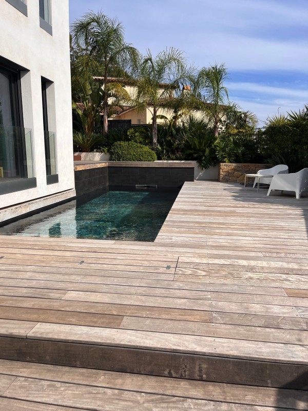 Entreprise pour se faire installer des caméras de surveillance IP filaires 4K dans sa maison à Six-Four-les-Plages