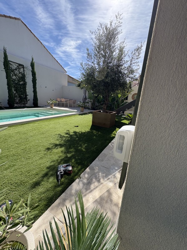 Installation d’un système d’alarme complet avec détection extérieure et sirène anti-brouillage dans une maison à Gémenos