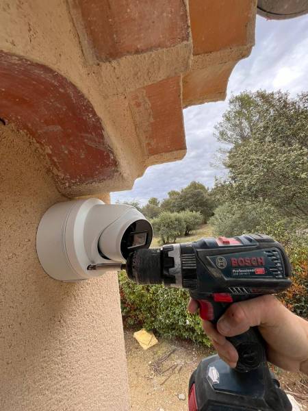 Installation de caméras de surveillance 4K à Tarascon – Combien ça coûte? 