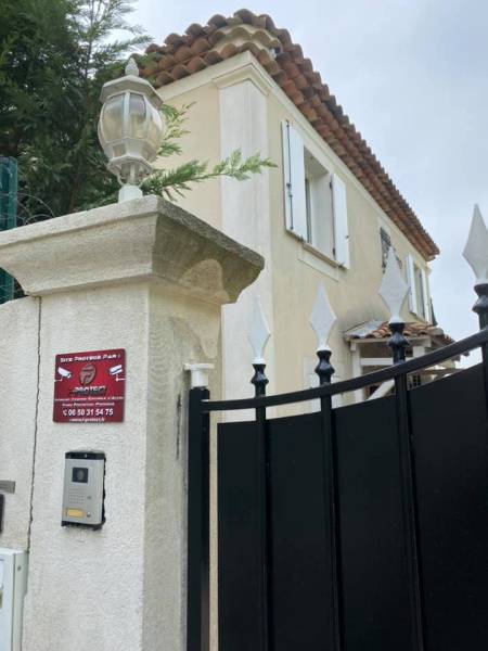 entreprise pour l'installation de caméras de vidéosurveillance HD pas chères avec enregistrements sur disque dur et application smartphone pour une maison à Marseille en PACA