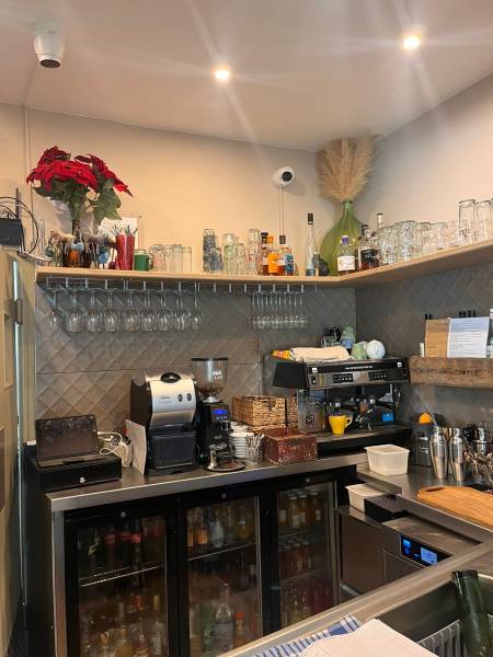 Trouver une entreprise pour l'installation professionnelle de caméras de vidéosurveillance IP avec enregistreur et application smartphone dans un restaurant à Châteaurenard