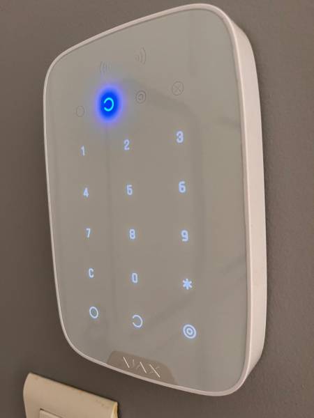 Installer un système d’alarme ultra simple d'utilisation pour toute la famille avec application smartphone dans une maison à Châteaurenard près d’Avignon en PACA