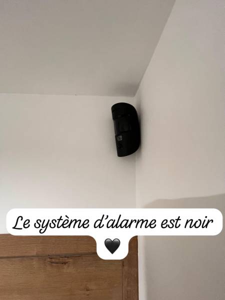 Comparer les tarifs pour la pose de caméras filaires à Nîmes