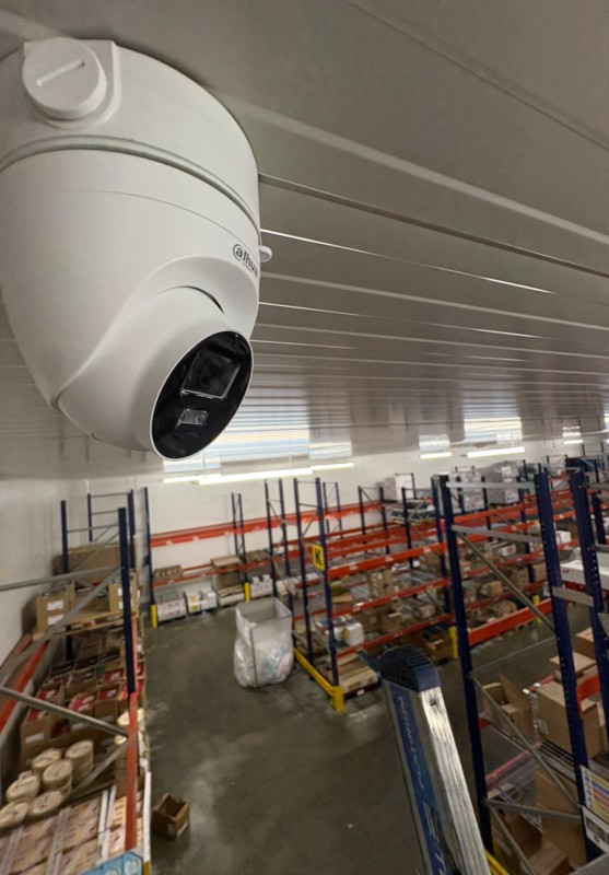 Installation de 25 caméras de vidéosurveillance dans un entrepôt logistique à Rousset : sécurité des quais, parkings et chambres frigorifiques