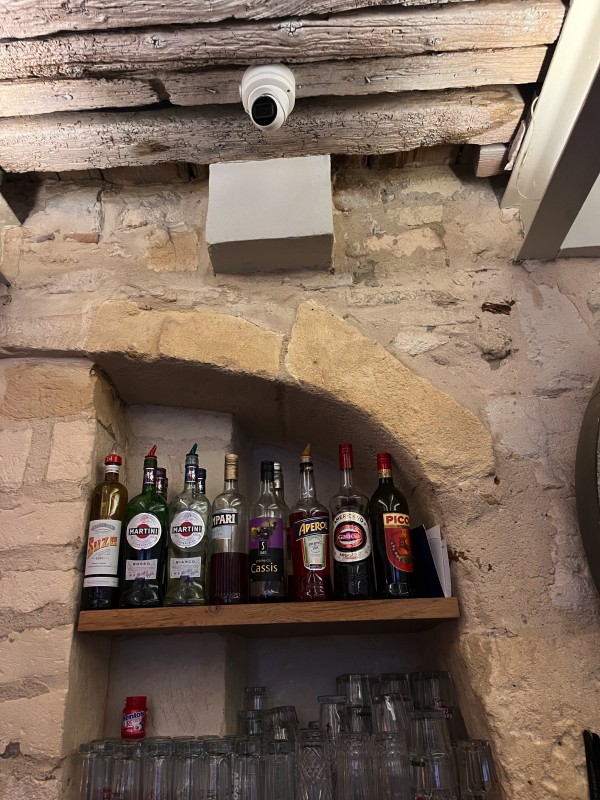 Installation Système Vidéo Surveillance Bar Restaurant Fuveau – Caméras HD, Prix, Devis, Sécurité Anti-Cambriolage, Protection Clientèle et Employés