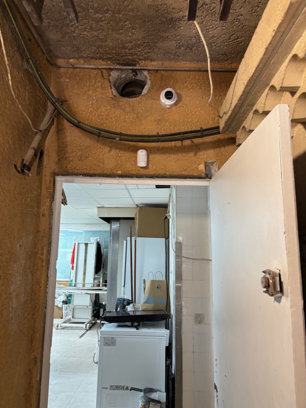 Installation alarme et caméras à Martigues pour boulangerie : sécurité complète LA ROSA (vidéosurveillance + intrusion sans abonnement)

