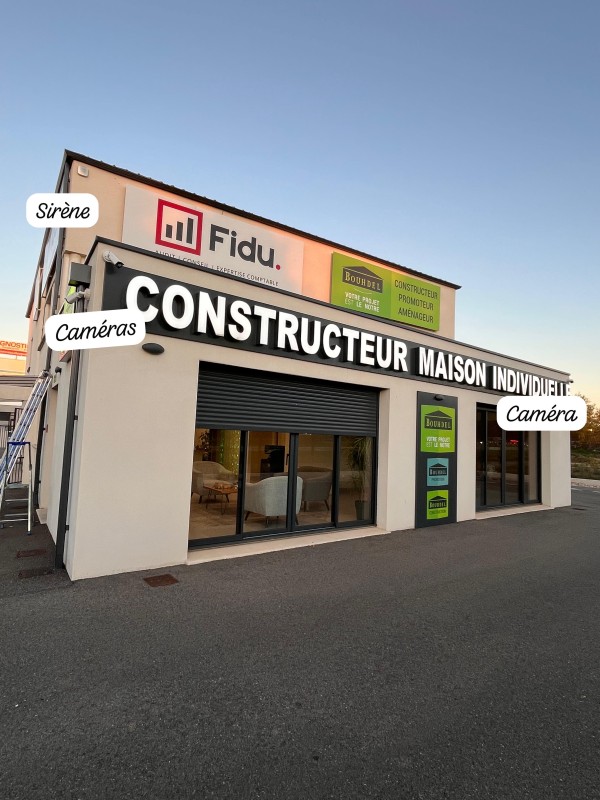 Locaux professionnels mis sous alarme avec caméras de surveillance intelligentes 360° PTZ à Nîmes