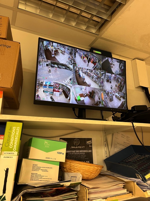 installer un écran de contrôle conçu pour la vidéo surveillance 